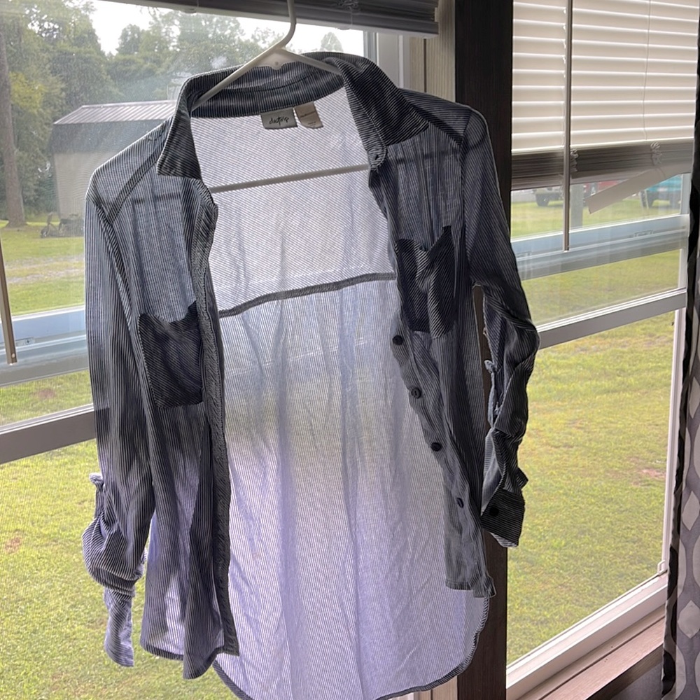 Day trip blue/white striped button up size M